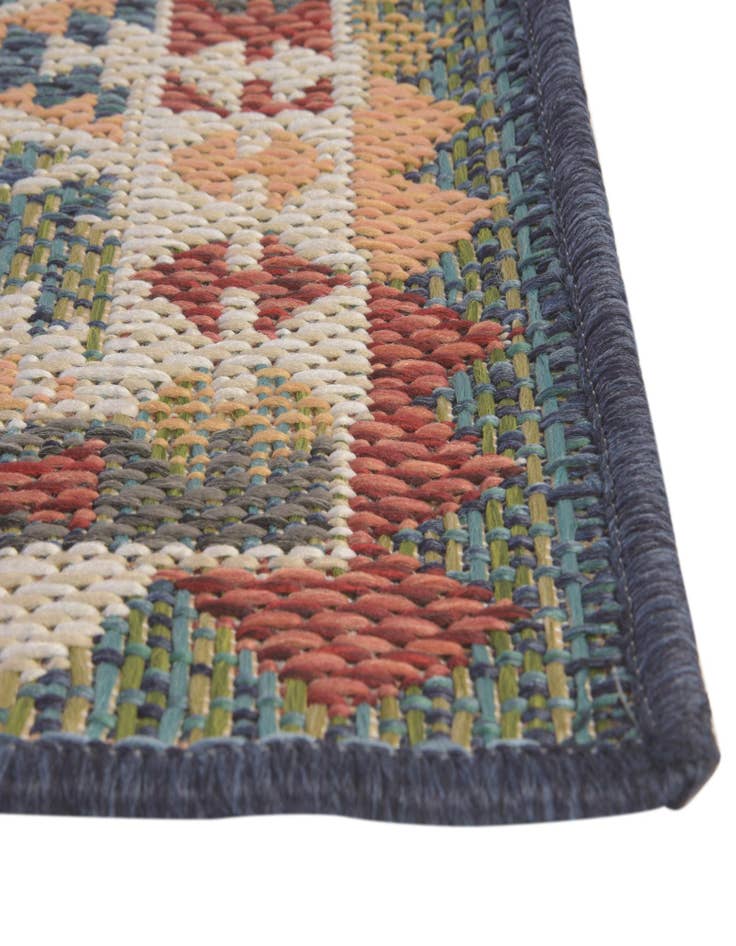 Detail image of 4' x 6' Easy-Clean Baja Indoor / Outdoor Rug