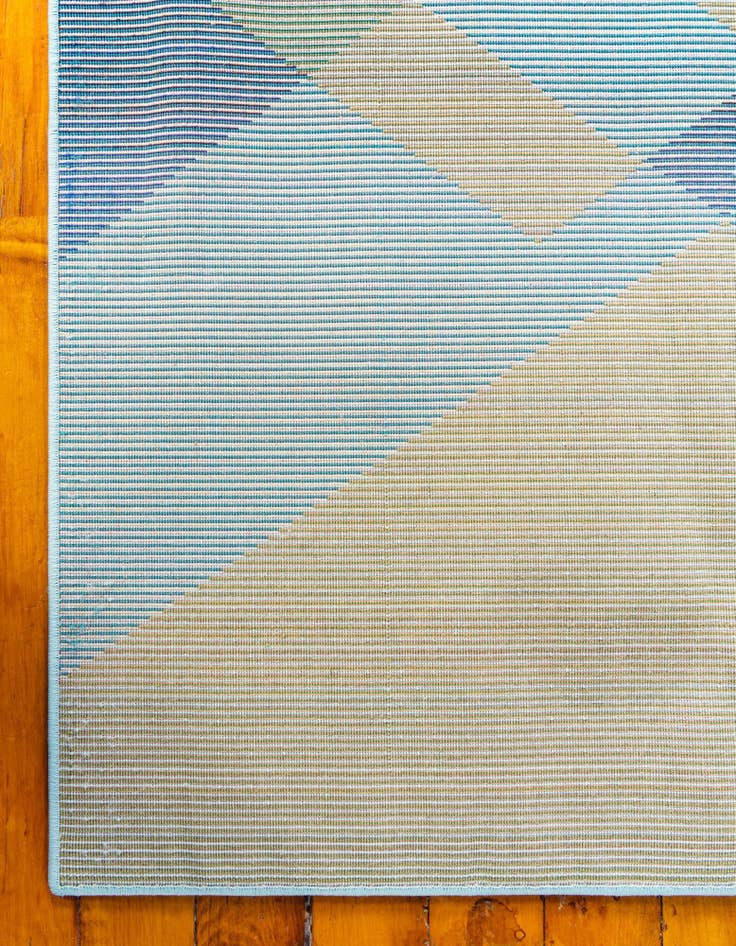 Detail image of 7' x 10' Washable Casablanca Rug
