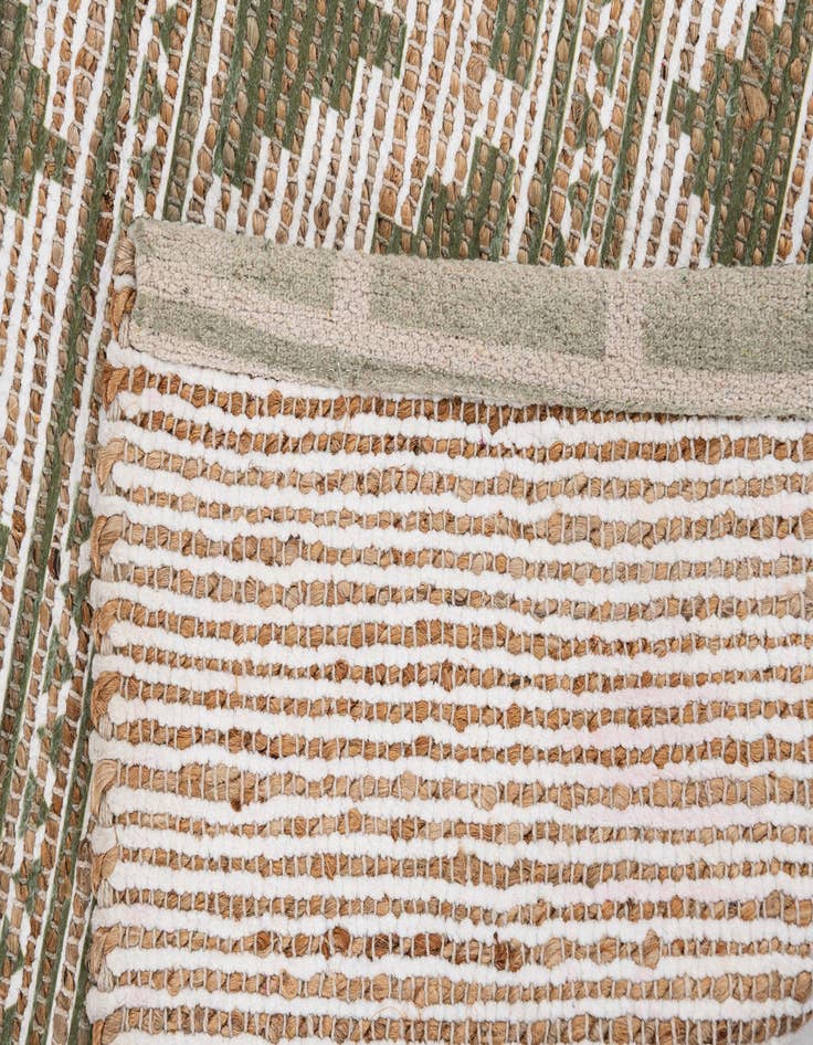Detail image of 2' 1 x 3'  Hand Woven Chenille Jute Rug