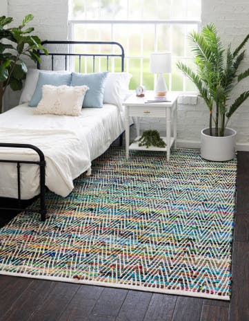 5' 1 x 8' Hand Woven Chindi Chevron Rug