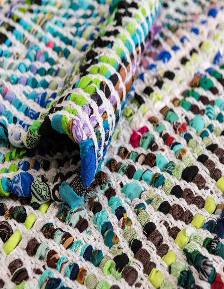 Detail image of 10' x 14' 1  Hand Woven Chindi Chevron Rug