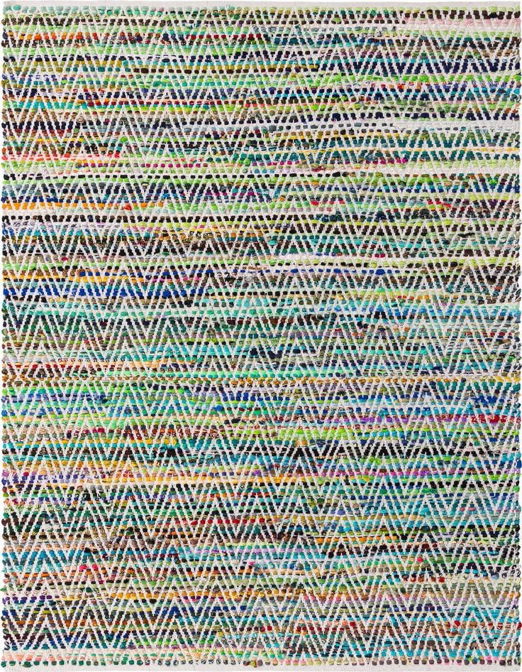 Detail image of 5' 1 x 8' Hand Woven Chindi Chevron Rug