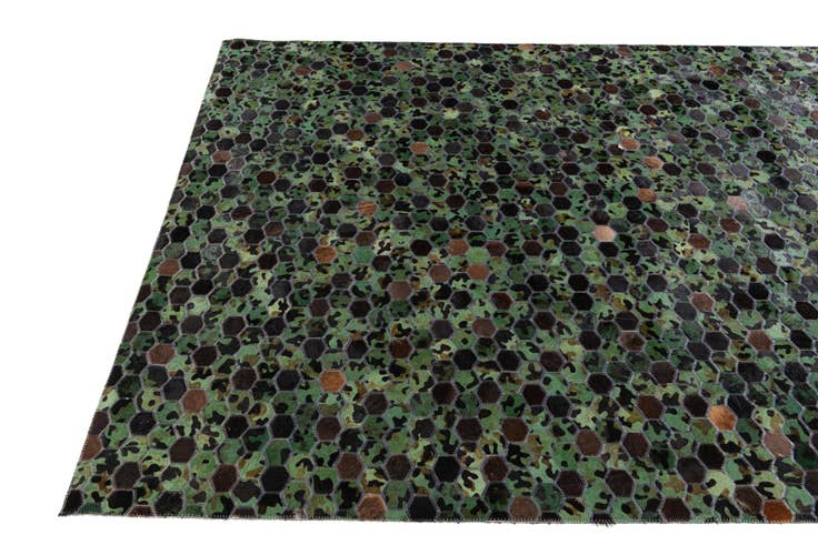Detail image of 5' x 7' 10 Cowhide Stocks Rug