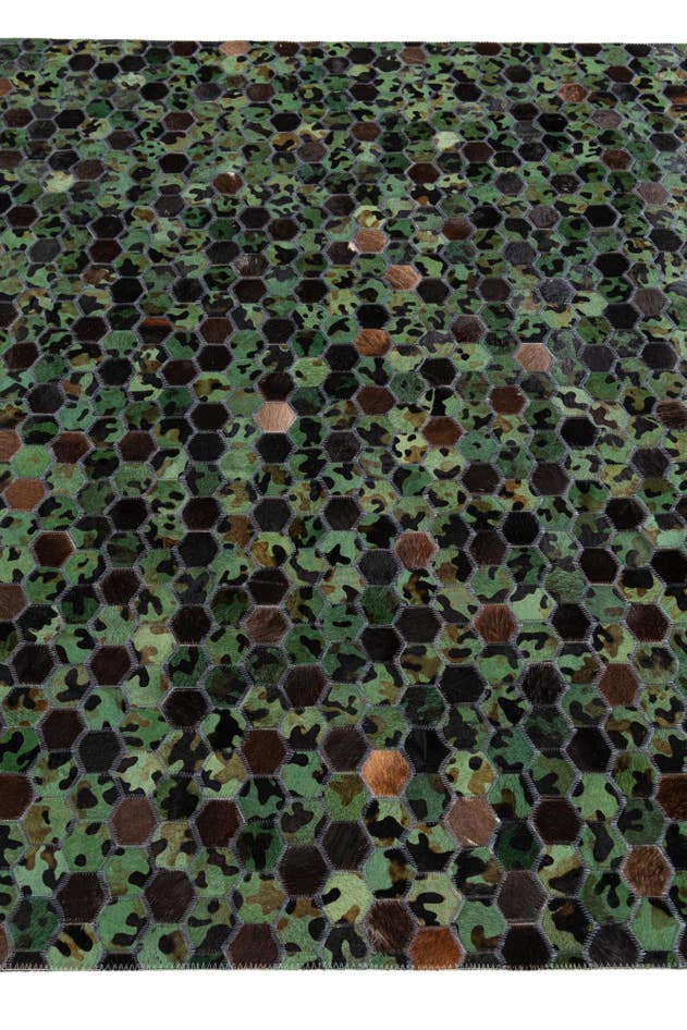 Detail image of 5' x 7' 10 Cowhide Stocks Rug
