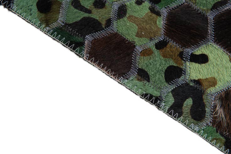 Detail image of 5' x 7' 10 Cowhide Stocks Rug
