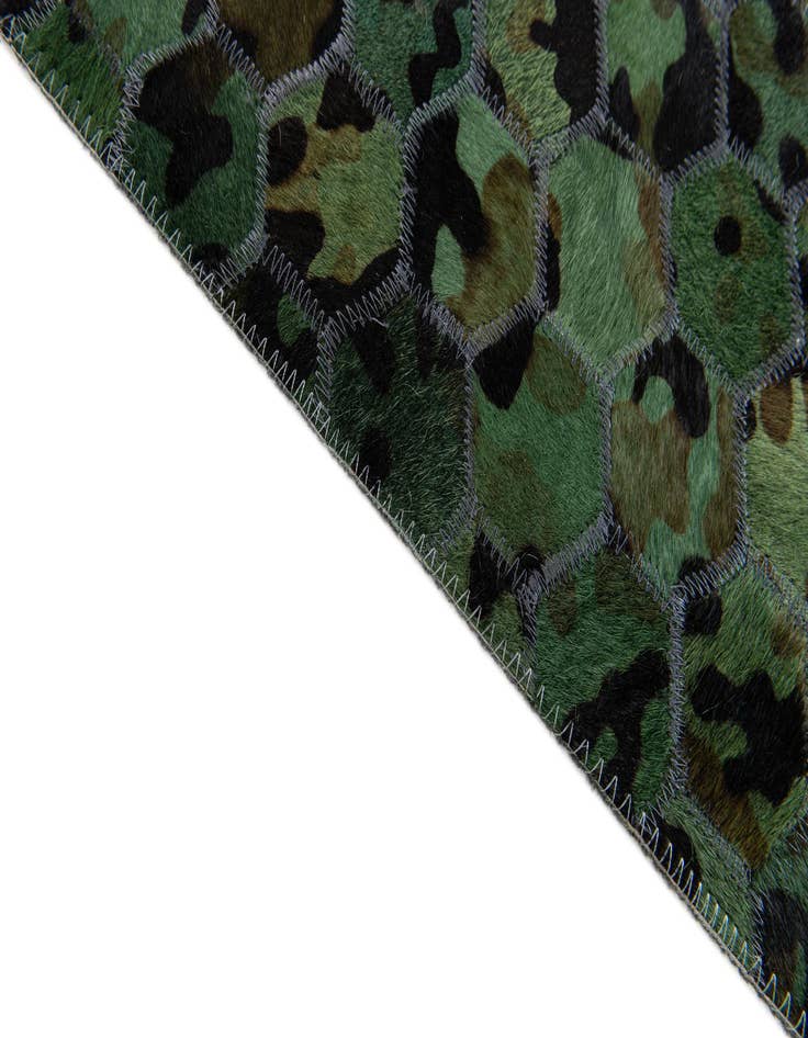 Detail image of 5' x 7' 9 Cowhide Stocks Rug