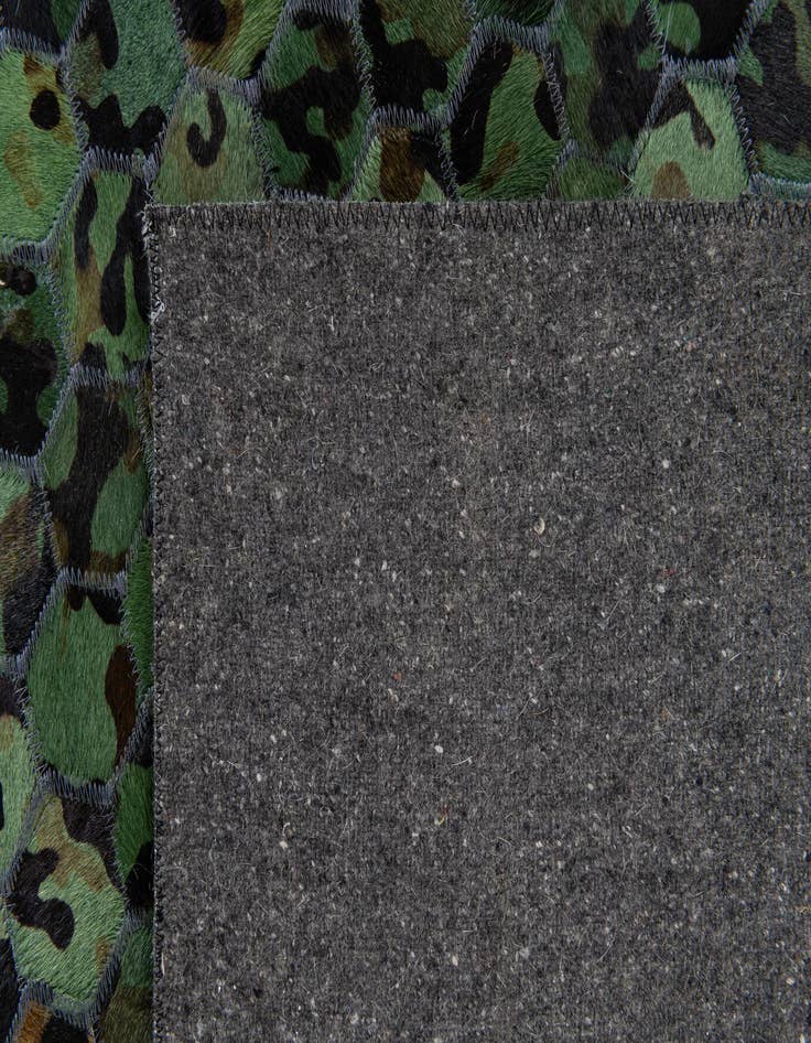 Detail image of 5' x 7' 9 Cowhide Stocks Rug