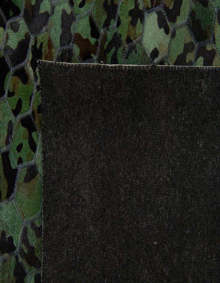 Detail image of 8' x 9' 9 Cowhide Stocks Rug