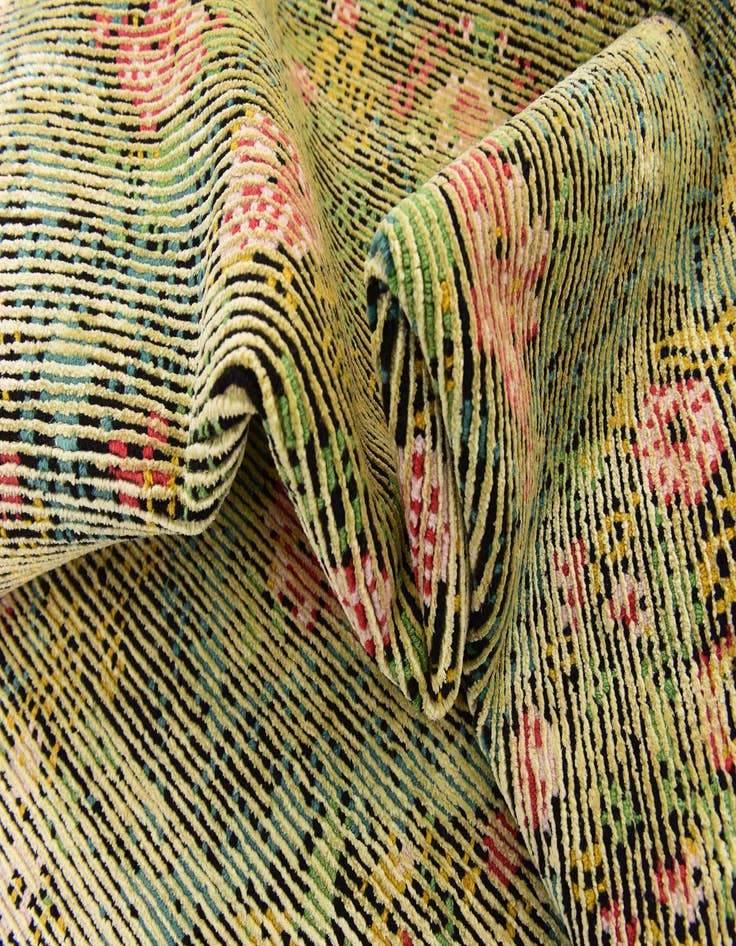 Detail image of 6' x 8' 2  Hand Knotted Darya Rug