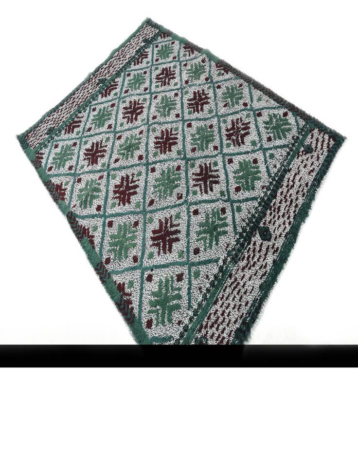 Detail image of 4' 10 x 6' 11  Hand Knotted Darya Wool Rug