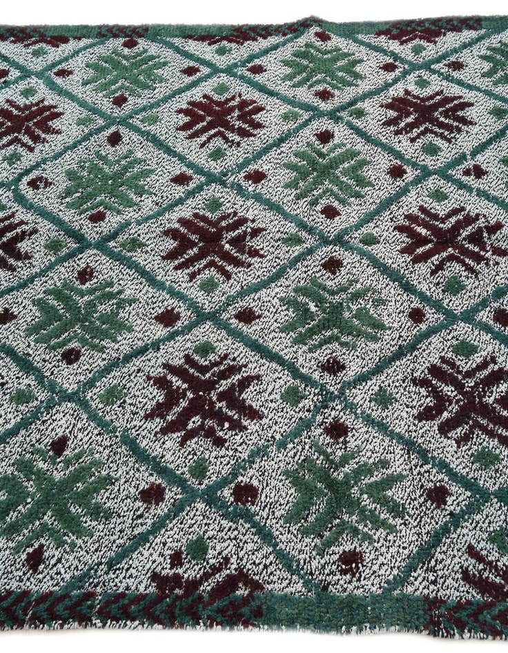 Detail image of 4' 10 x 6' 11  Hand Knotted Darya Wool Rug