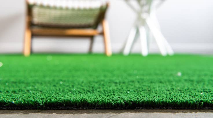Detail image of 8' x 10' Fairway Grass Rug