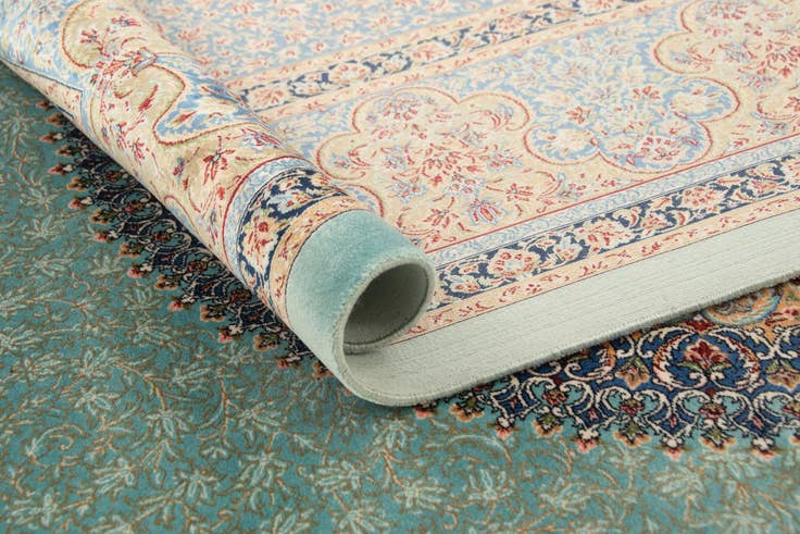 Detail image of 4' 9 x 7' 5 Ghom Design Rug