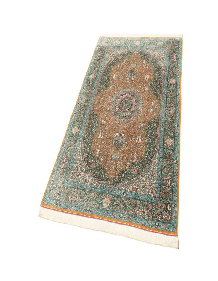 Detail image of 4' 10 x 7' 4 Ghom Design Rug