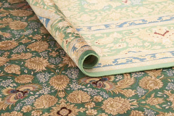 Detail image of 6' 8 x 10' 1 Ghom Design Rug