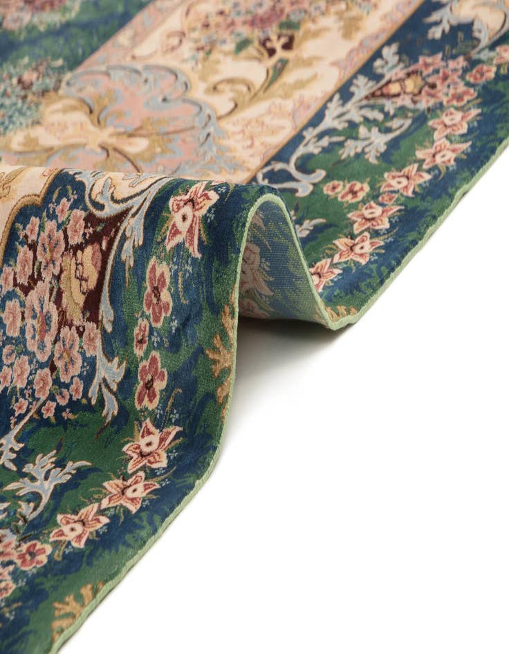 Detail image of 6' 5 x 9' 7 Ghom Design Rug