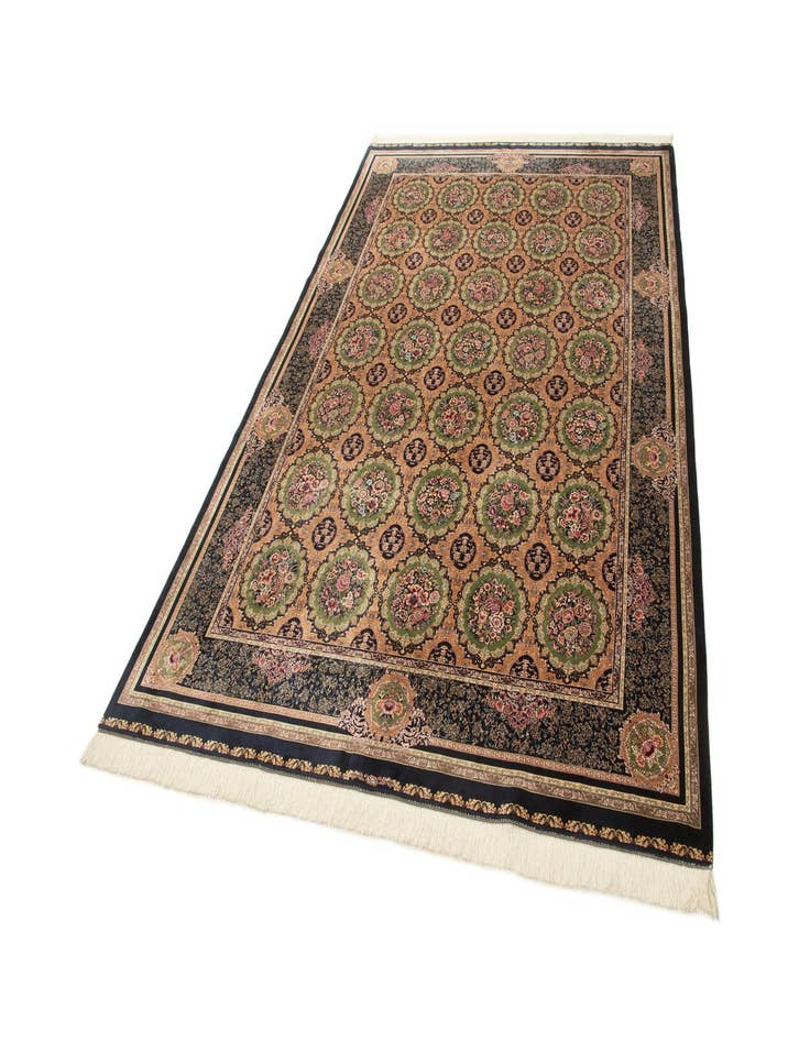 Detail image of 6' 6 x 9' 8 Ghom Design Rug