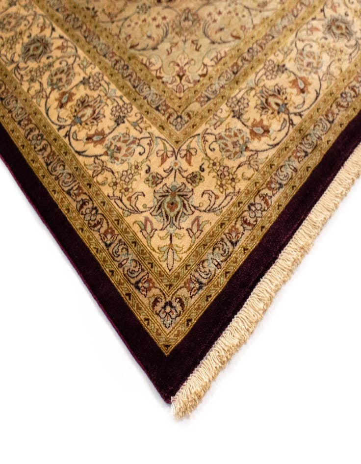 Detail image of 5' 1 x 7' 7 Ghom Silk Rug