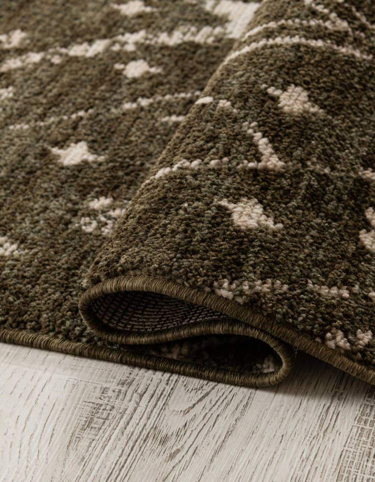 Detail image of 8' x 10' Grand Tradition Rug