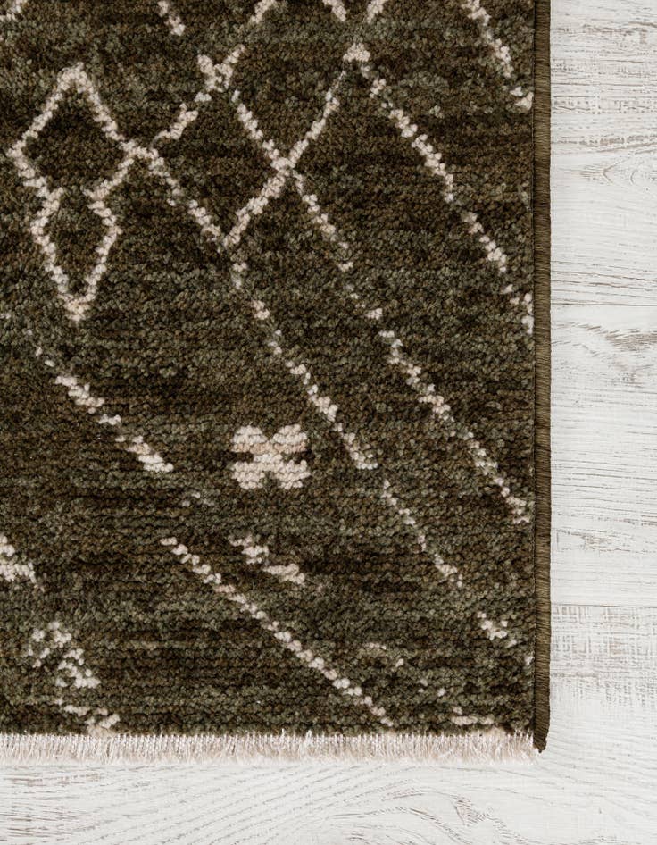 Detail image of 8' x 10' Grand Tradition Rug