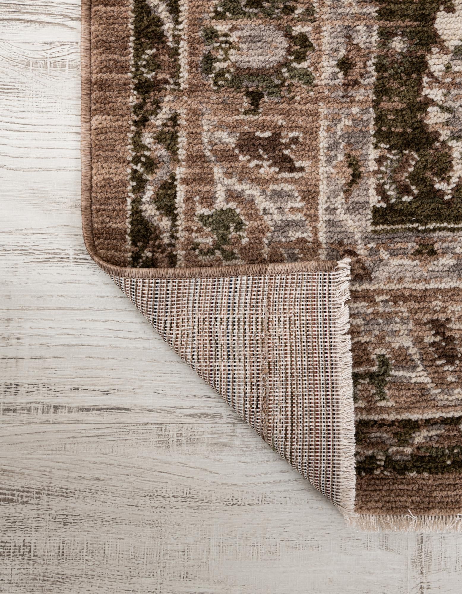 2' 7 x 12' 6 Grand Tradition Rug