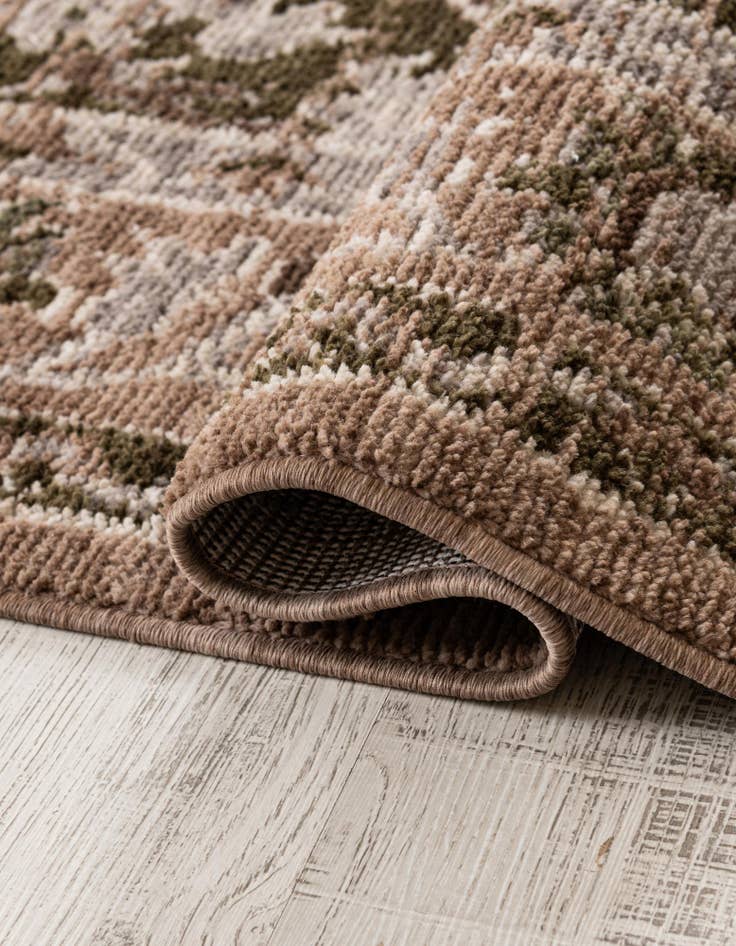 Detail image of 5' x 5' Grand Tradition Rug