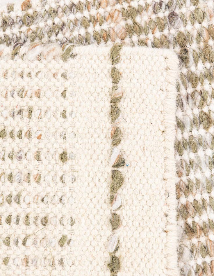 Detail image of 2' 2 x 3' 1  Hand Braided Jill Zarin Dorset Rug