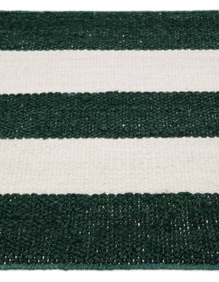 Detail image of 2' 2 x 3' 2 Hand Woven Jill Zarin Hamptons Rug