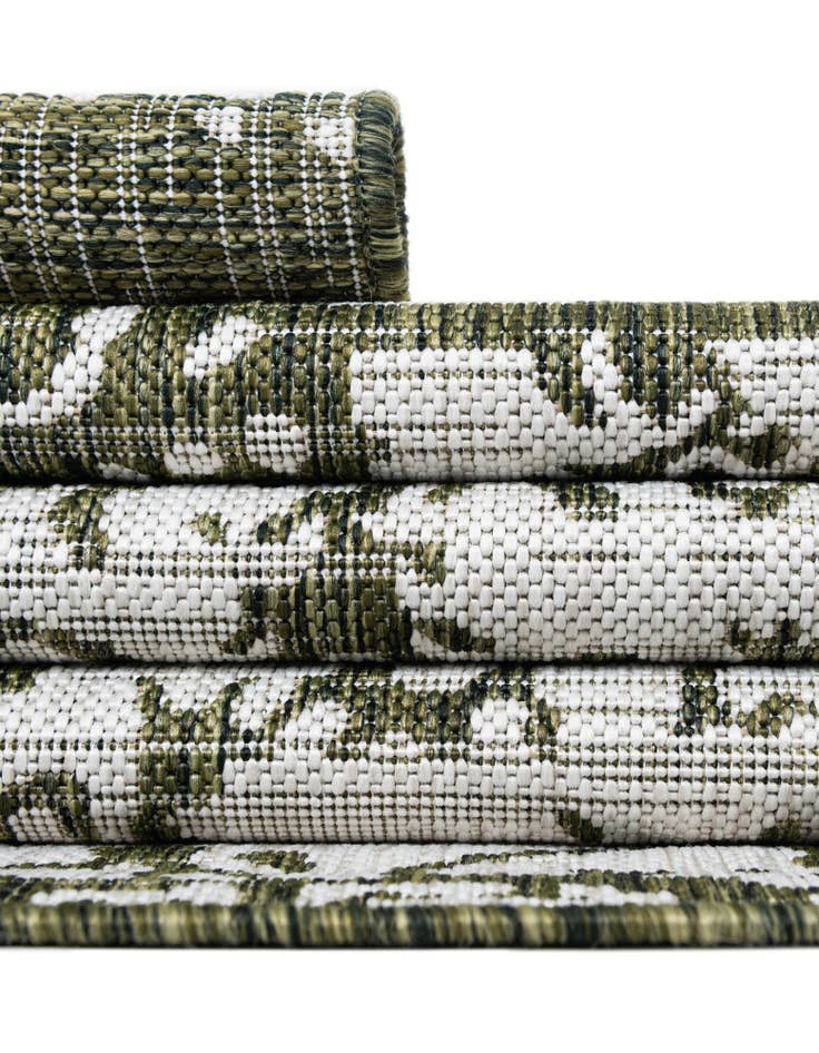 Detail image of 6' x 9' Easy-Clean Jill Zarin Dubai Indoor / Outdoor Rug