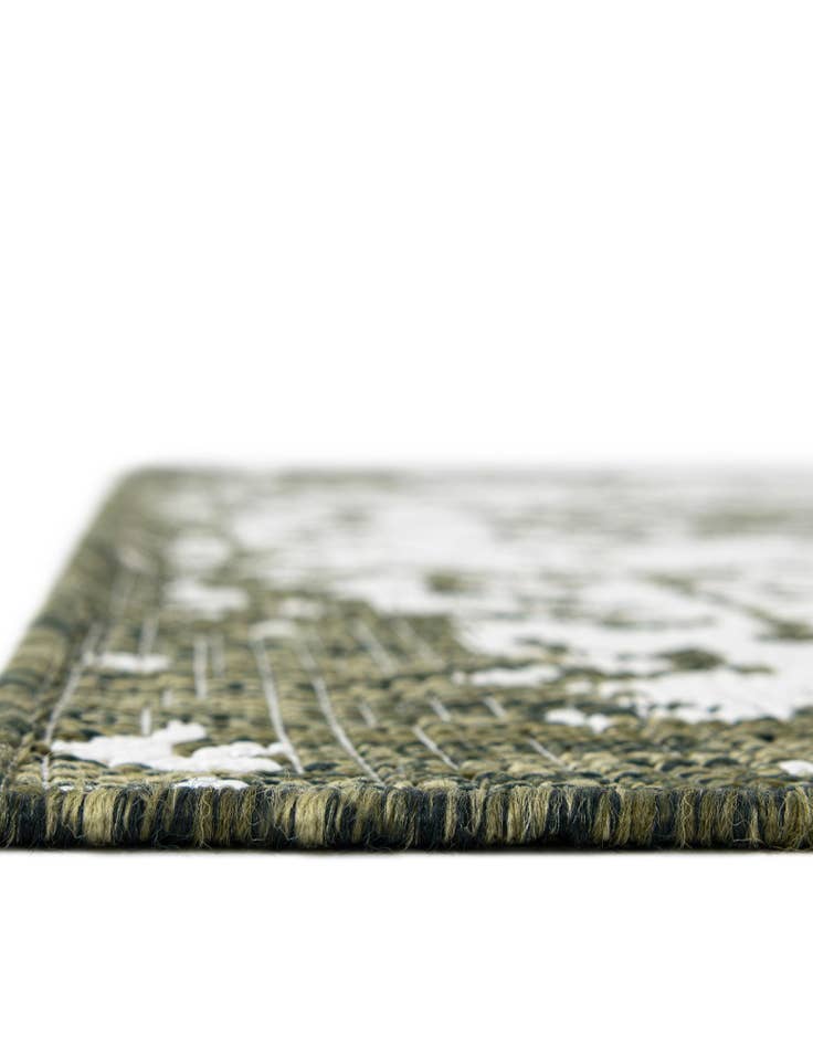 Detail image of 4' x 6' Easy-Clean Jill Zarin Dubai Indoor / Outdoor Rug