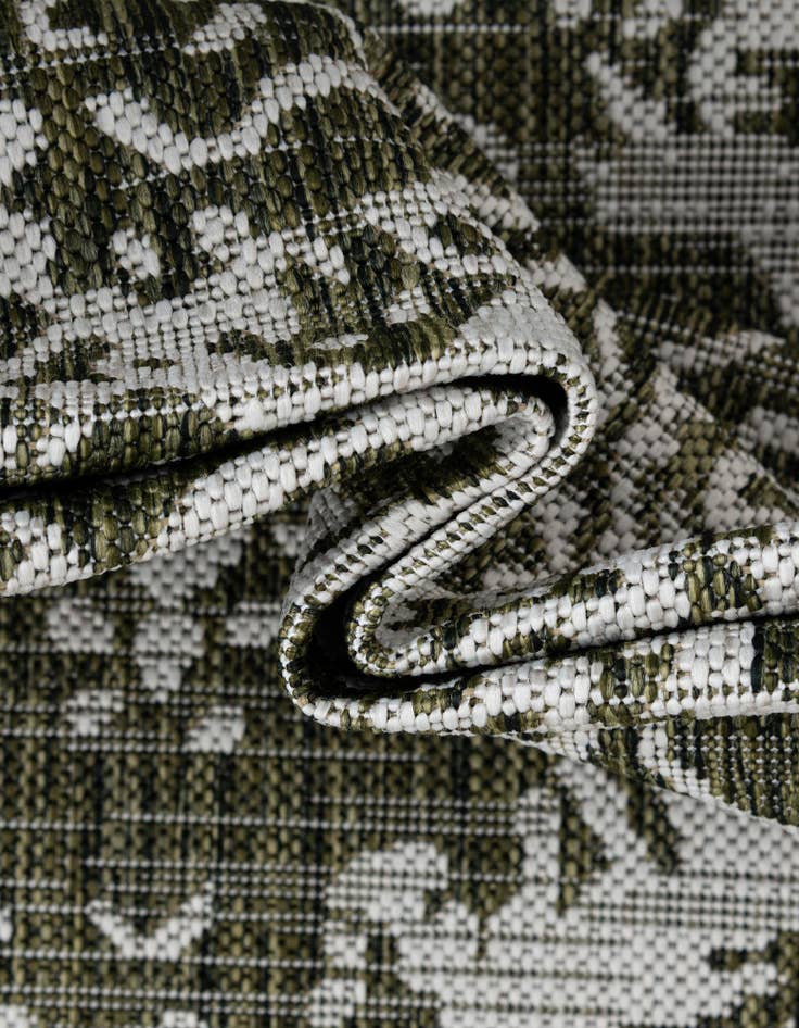 Detail image of Custom Green Easy-Clean Jill Zarin Indoor / Outdoor Rug