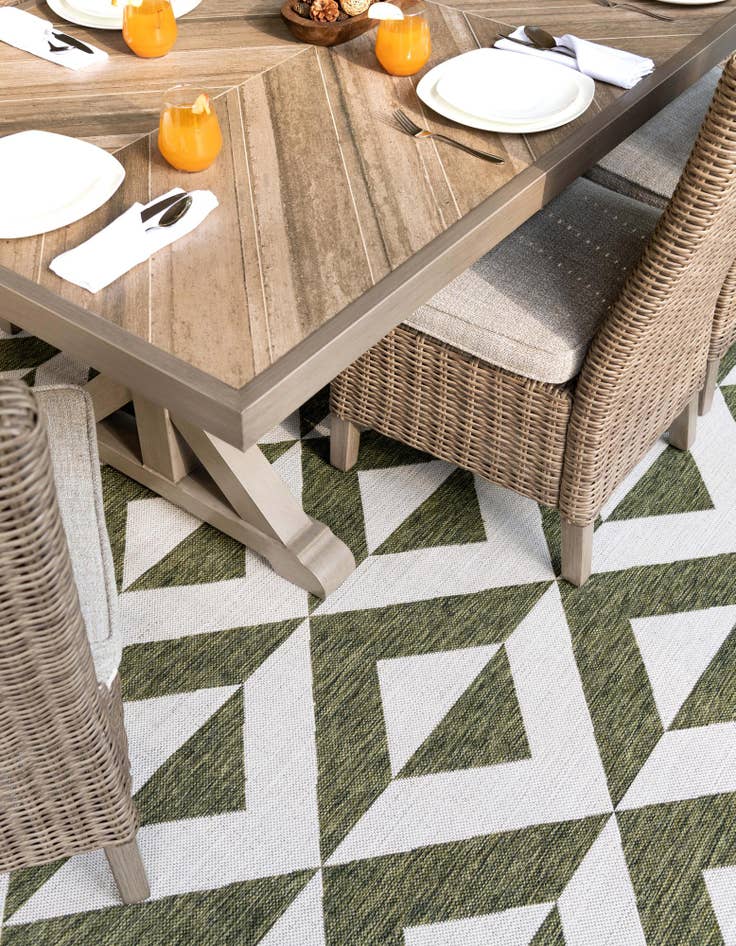 Detail image of 4' x 6' Easy-Clean Jill Zarin Napa Indoor / Outdoor Rug