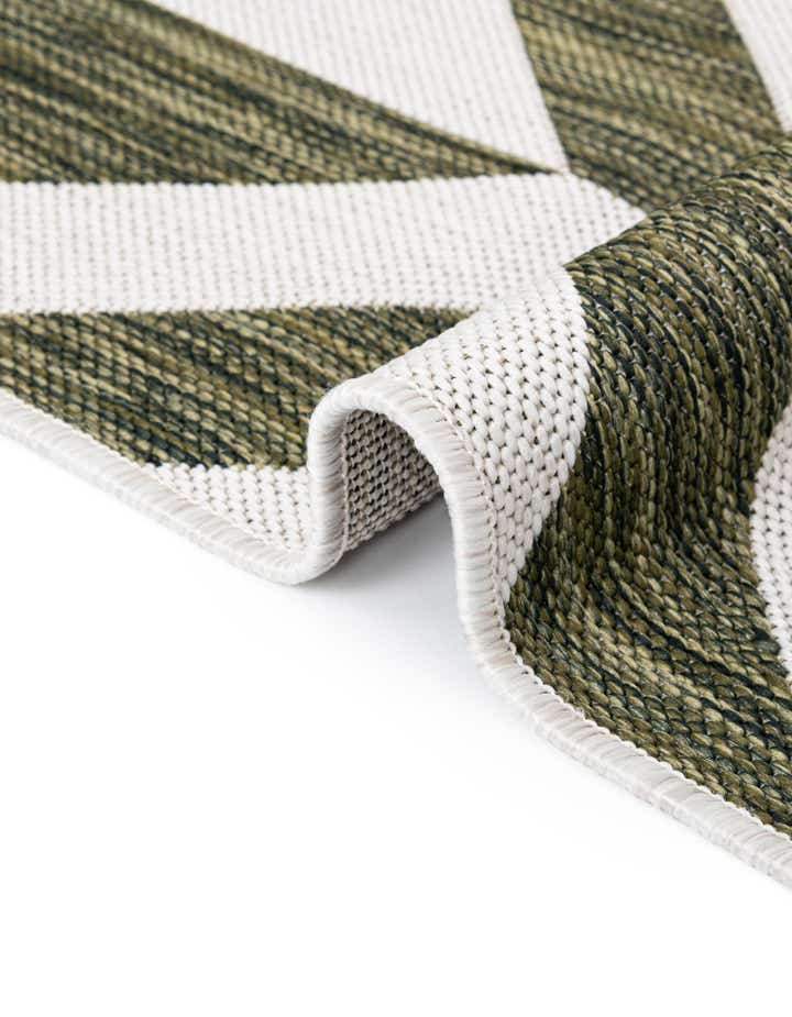 2' x 3' Easy-Clean Jill Zarin Napa Indoor / Outdoor Rug