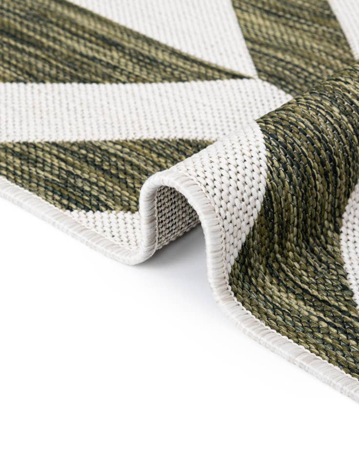 Detail image of Custom Green Easy-Clean Jill Zarin Indoor / Outdoor Rug