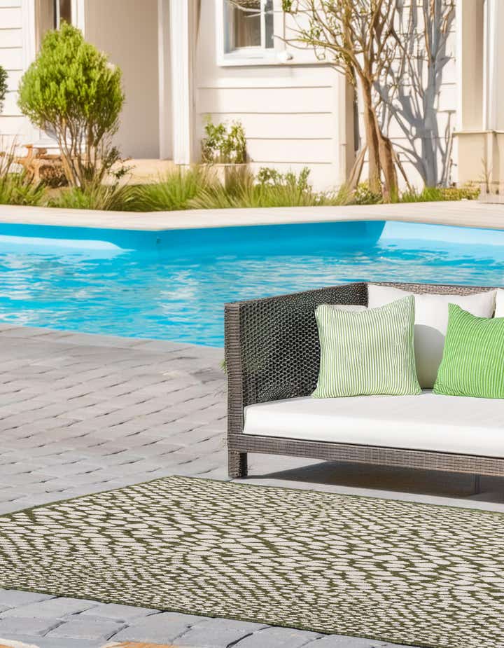 6' x 9' Easy-Clean Jill Zarin Cape Town Indoor / Outdoor Rug