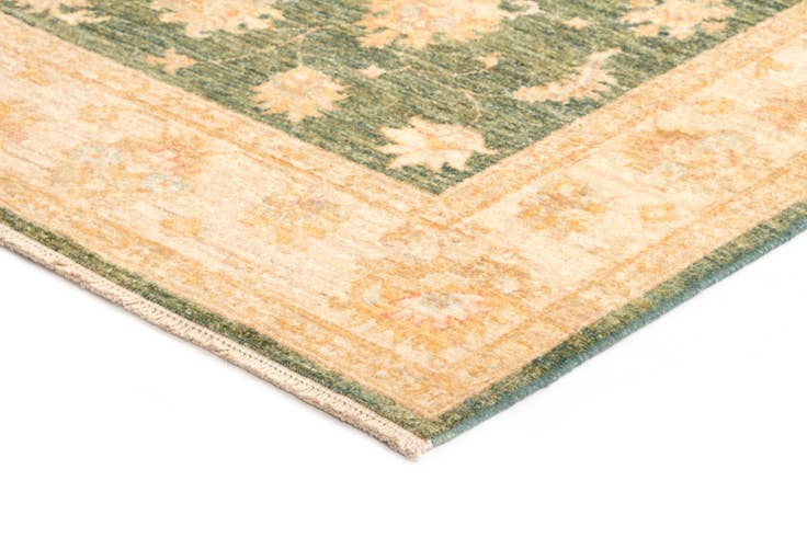 Detail image of 4' 10 x 6' 5 Kaizar Wool Rug