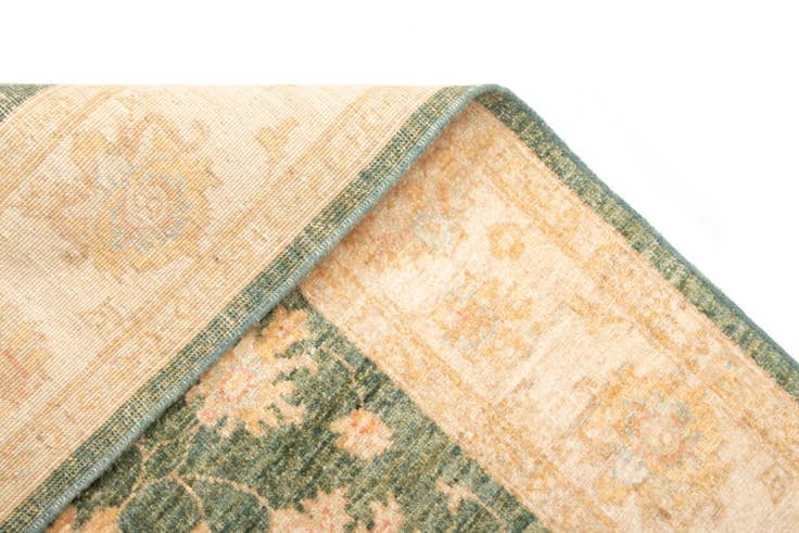 Detail image of 4' 10 x 6' 5 Kaizar Wool Rug