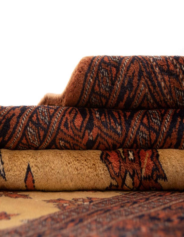 Detail image of 3' 7 x 7' 3 Karachi Royal Rug