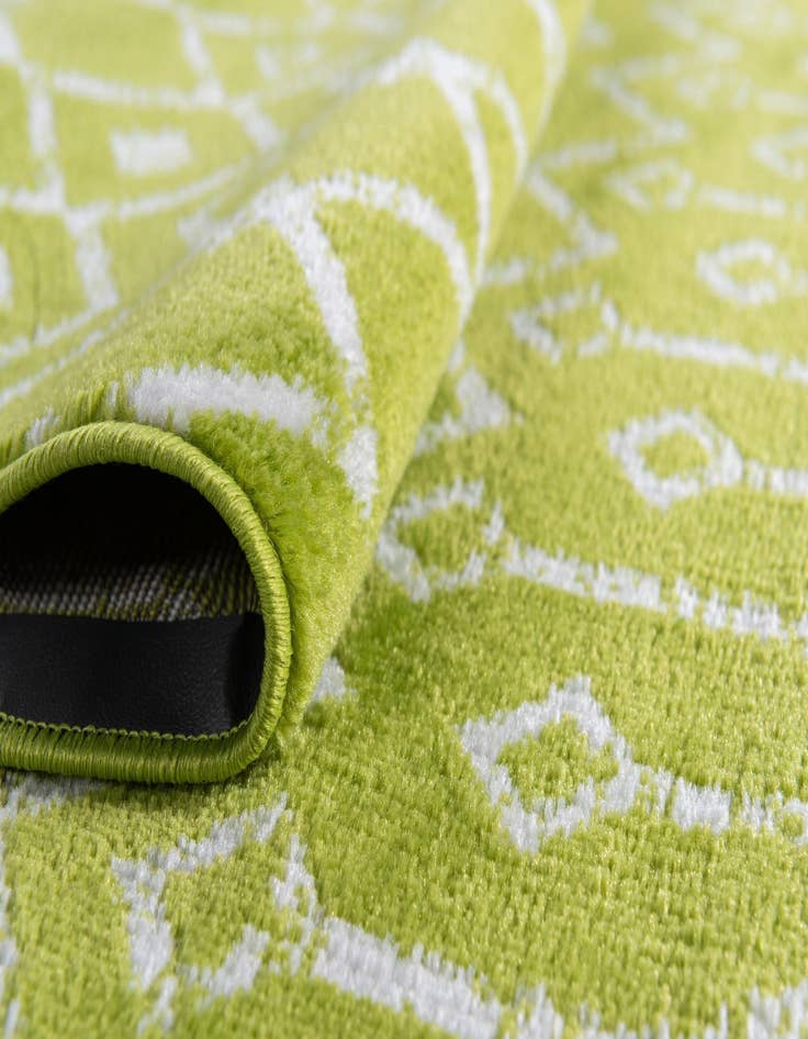 Detail image of 10' x 13' Kasbah Trellis Rug