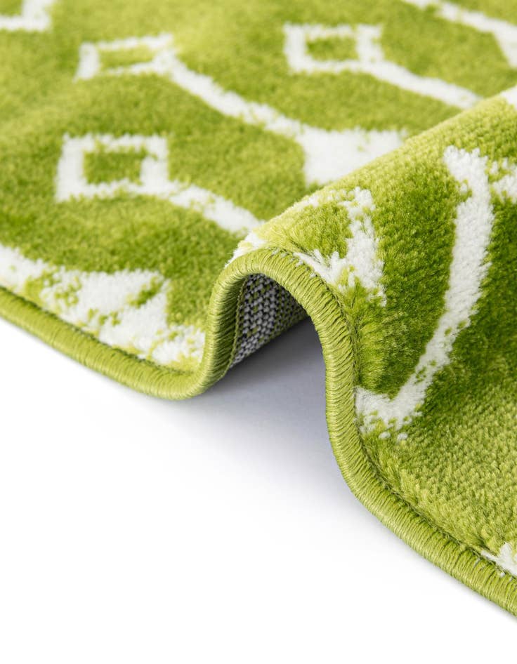 Detail image of 10' x 13' Kasbah Trellis Rug