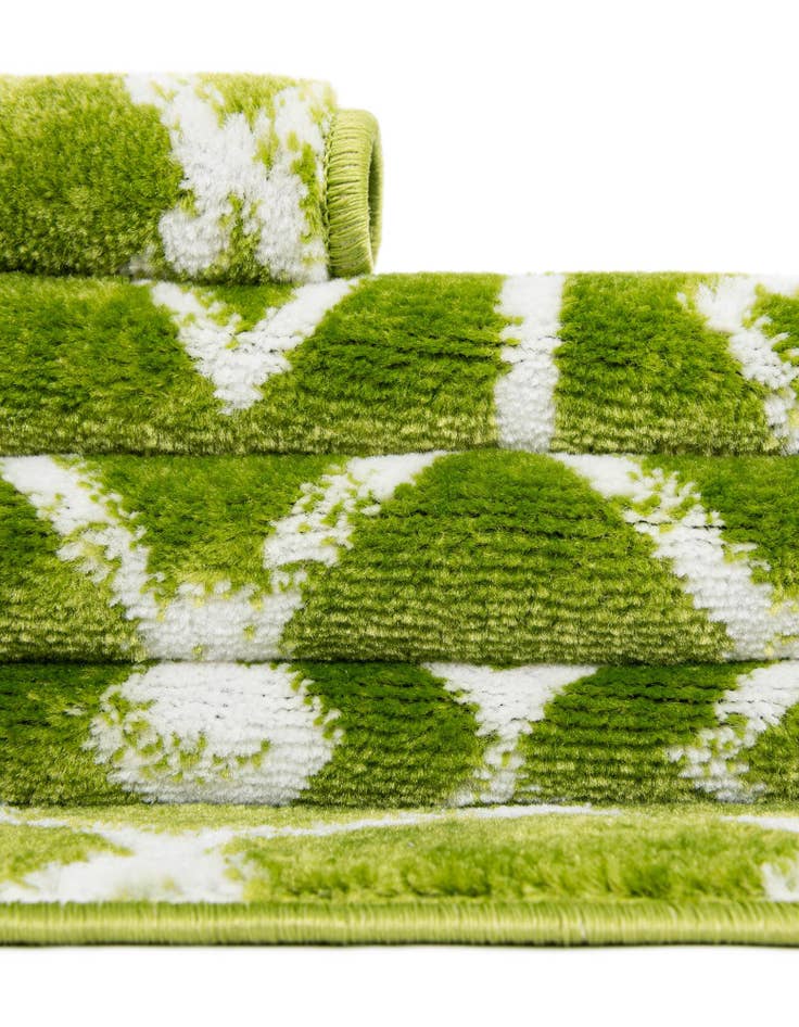 Detail image of 10' x 13' Kasbah Trellis Rug