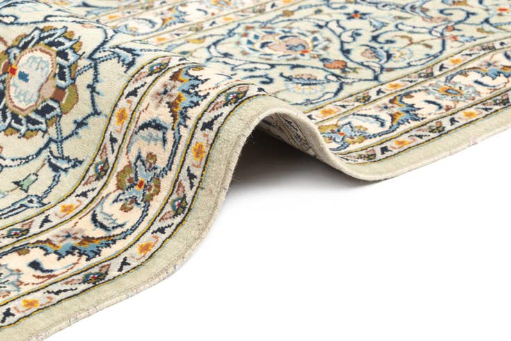 Detail image of 9' 8 x 13' 3 Kashan Rug