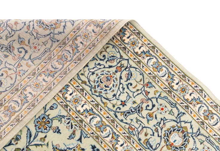 Detail image of 9' 8 x 13' 3 Kashan Rug