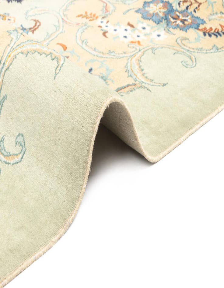 Detail image of 10' 8 x 13' 11 Kashan Rug