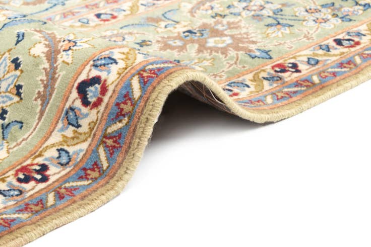 Detail image of 9' 6 x 13' 4 Kashan Rug
