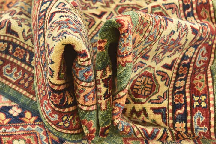 5' 9 x 7' 9 Hand Knotted Kazak Oriental Rug