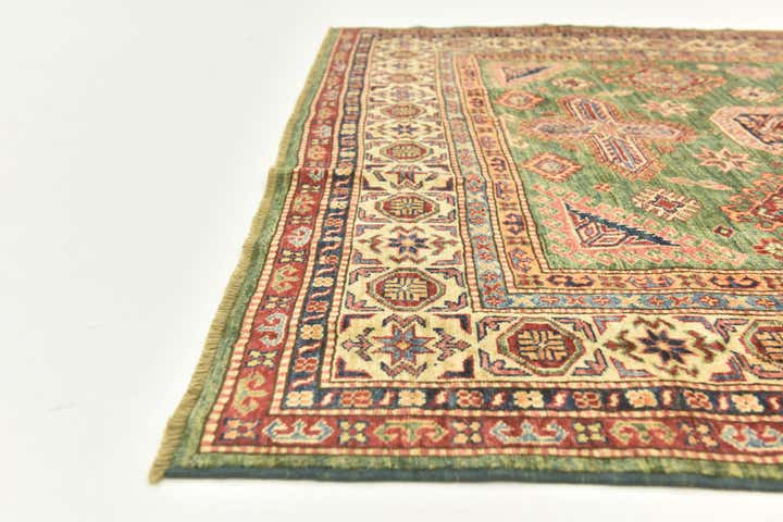 5' 9 x 7' 9 Hand Knotted Kazak Oriental Rug