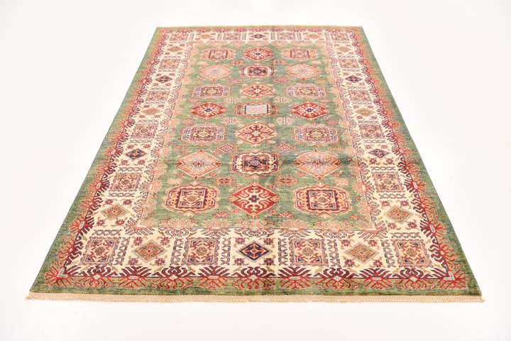 5' 6 x 8' Hand Knotted Kazak Oriental Rug