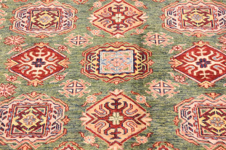 5' 6 x 8' Hand Knotted Kazak Oriental Rug