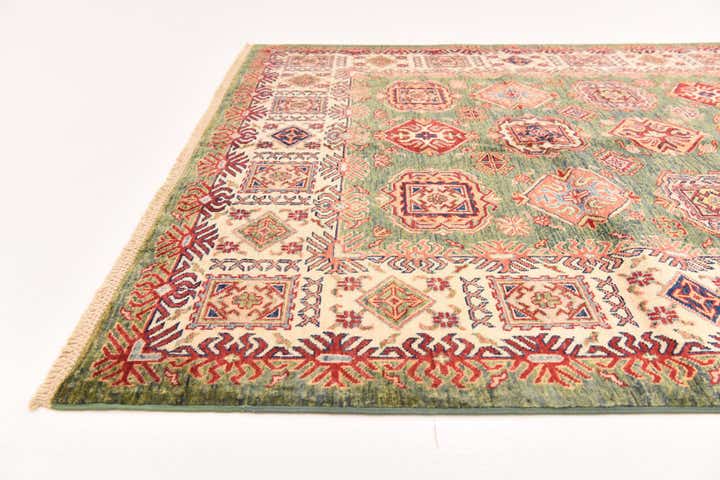 5' 6 x 8' Hand Knotted Kazak Oriental Rug